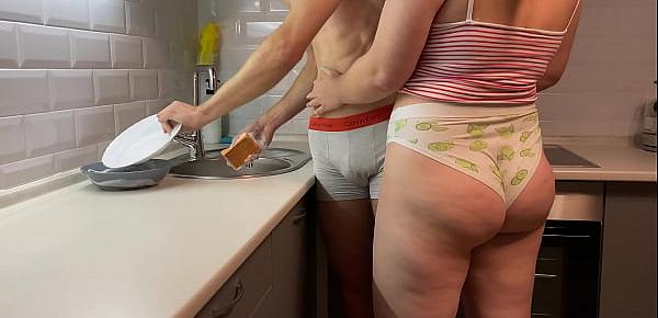  Fucking my hot step sister in kitchen when washing dishes